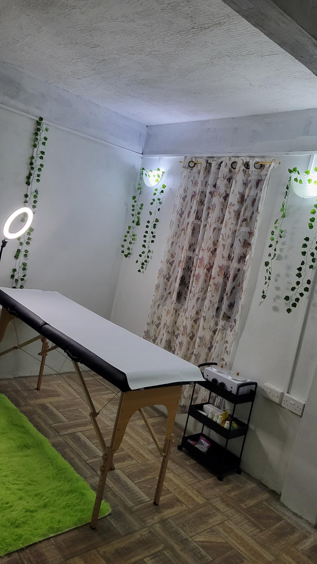 CHRUN Massage Table Portable Wooden Lash Bed 24 inch Wide Massage Bed Foldable Beauty Spa Tattoo Face Cradle Adjustable Height 35Inch 2 Fold with Bag (Black) customer photo 1