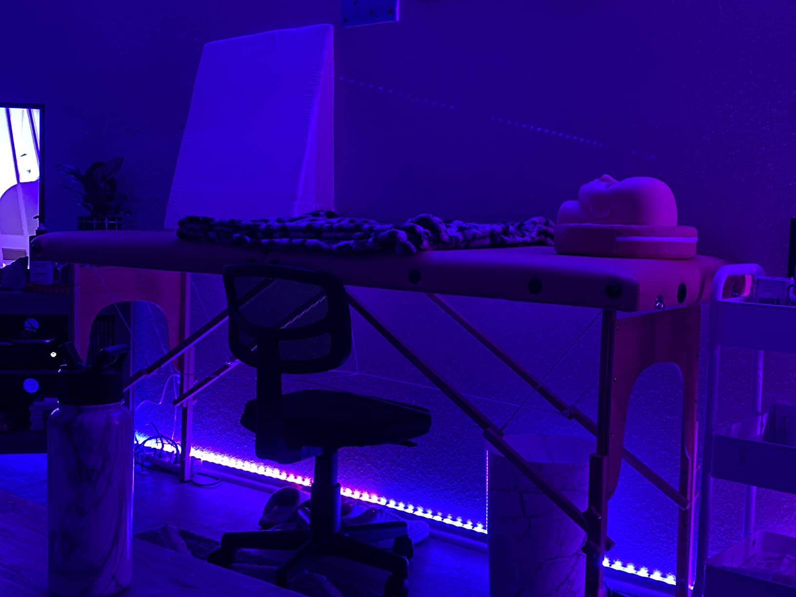 CHRUN Massage Table Portable Wooden Lash Bed 24 inch Wide Massage Bed Foldable Beauty Spa Tattoo Face Cradle Adjustable Height 35Inch 2 Fold with Bag (Black) customer photo 2