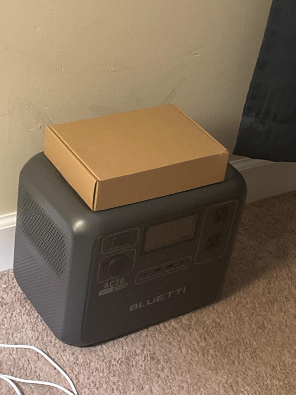 BLUETTI AC70 Portable Power Station, 768Wh Solar Generator w/ 2 1000W AC Outlets (Power Lifting 2000W), 100W Type-C customer photo 1