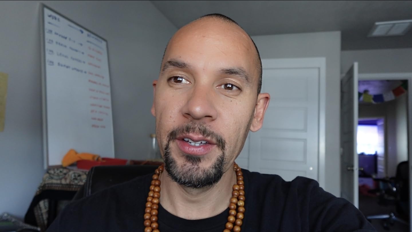 Sony ZV-1F Content Creator's Ultimate Kit: 128GB Extreme Memory, Mic, Video Light, Editing Software U-Grip, and Tripod Bundle (21pc) customer photo 2