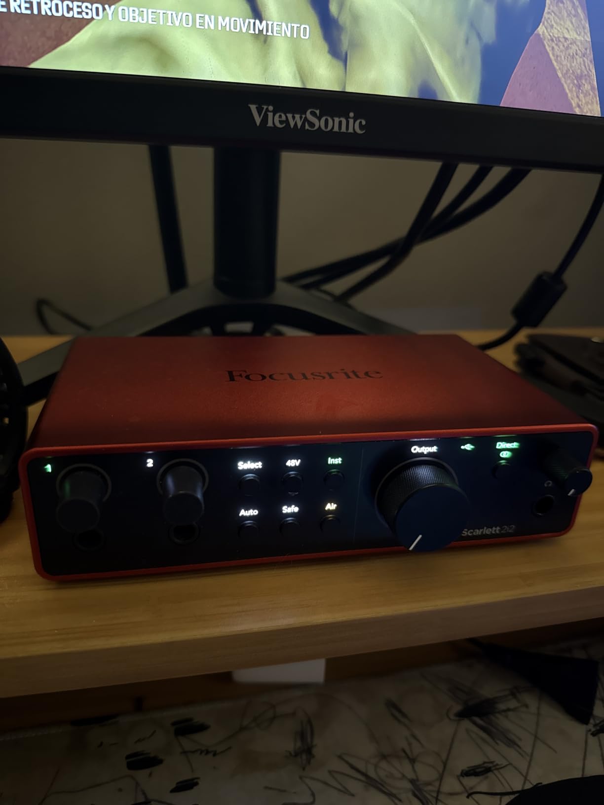 Focusrite Scarlett 2i2 Studio USB-C Audio Interface (4th Generation) with Condenser Microphone and Headphones Bundle with Tripod Mic Stand + Boom, Headphone Holder, Pop Filter & 2x XLR Cable customer photo 1