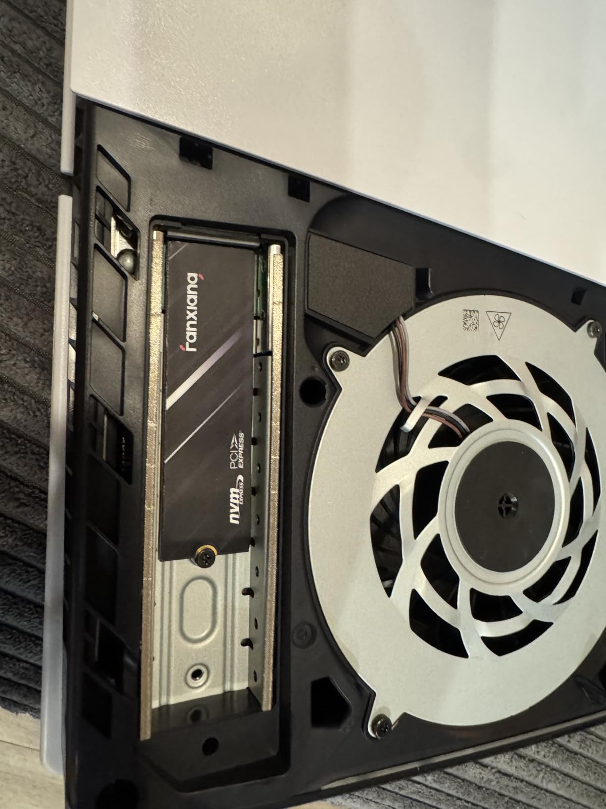 Fanxiang 1TB NVMe SSD PCIe Gen4 M.2 Internal Gaming SSD for PS5, Up to 4800 MB/s, 3D NAND SLC Cache Solid State Drive Upgrade Storage for PC/Laptops S690Q customer photo 2