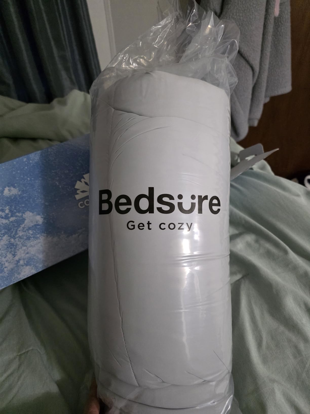 Bedsure Cooling Comforter Queen Size - Cooling Blankets for Hot Sleepers, Lightweight Comforter for Summer with Dual-Sided Cool Tech, Soft Breathable Cold Blanket for Sleeping, Grey, 88x88 Inches customer photo 1