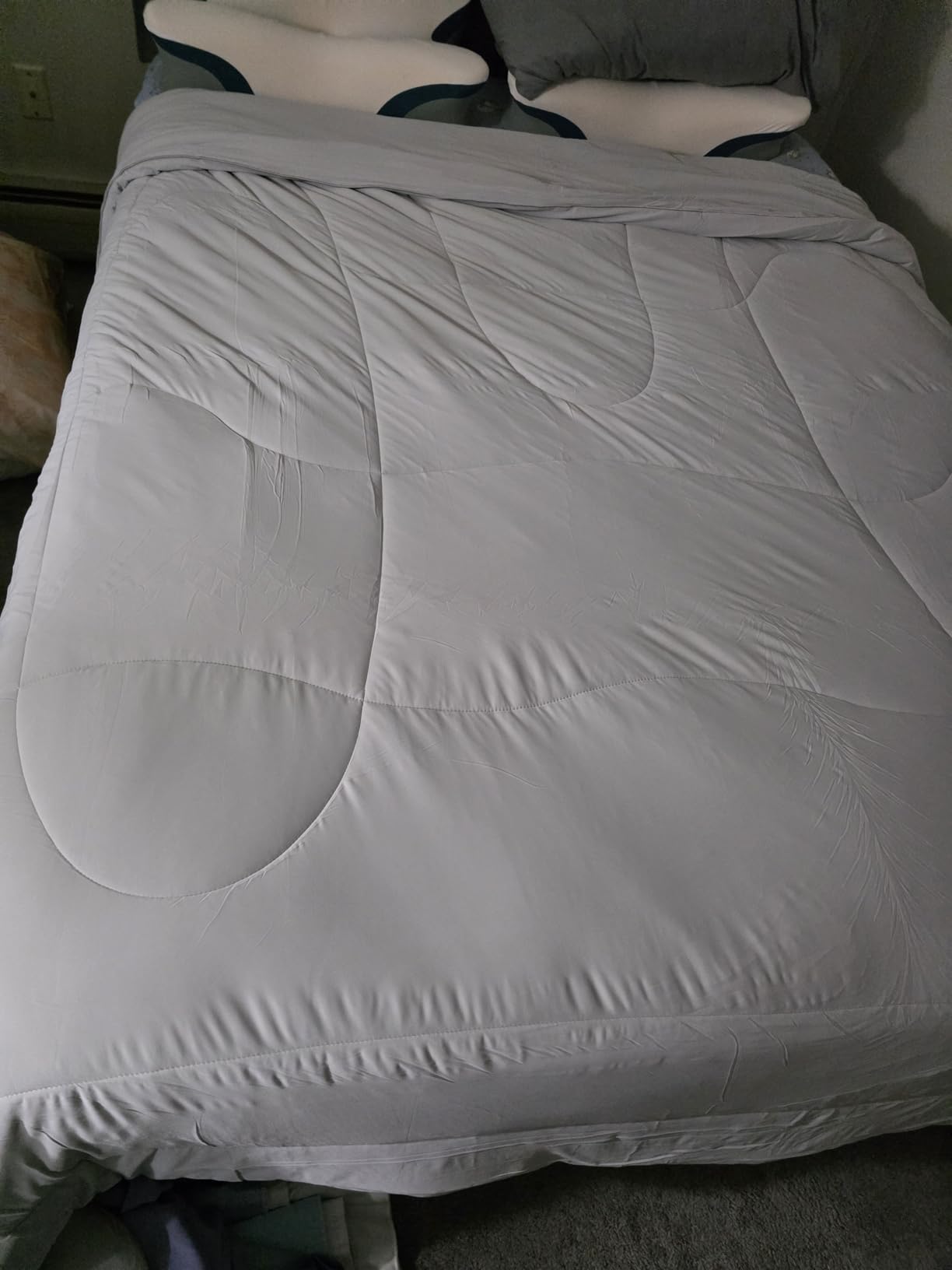 Bedsure Cooling Comforter Queen Size - Cooling Blankets for Hot Sleepers, Lightweight Comforter for Summer with Dual-Sided Cool Tech, Soft Breathable Cold Blanket for Sleeping, Grey, 88x88 Inches customer photo 2