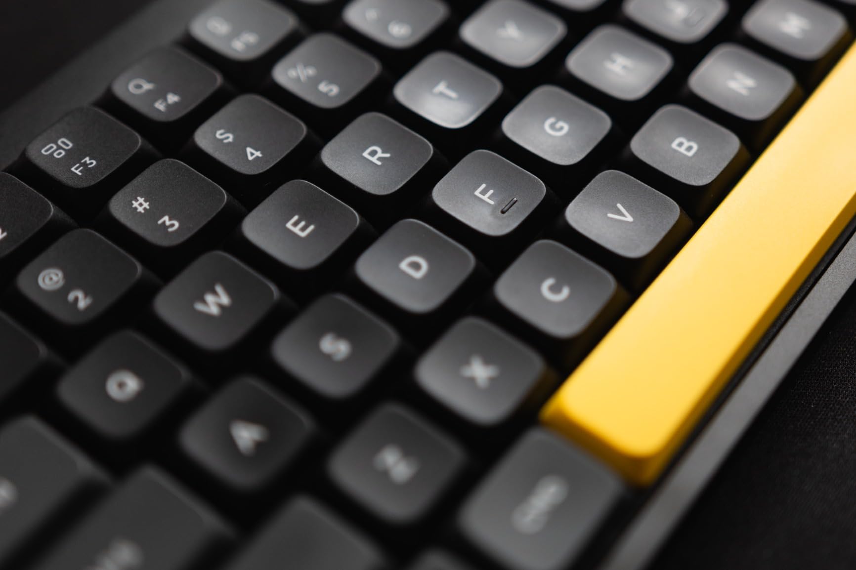 NuPhy Air75 V2 Portable 75% Low Profile Mechanical Keyboard, Wireless Keyboard, Supports Bluetooth/2.4G/USB-C RGB Bluetooth Keyboards, Compatible with Windows/Mac OS/Linux Systems-Gateron Brown Switch customer photo 1