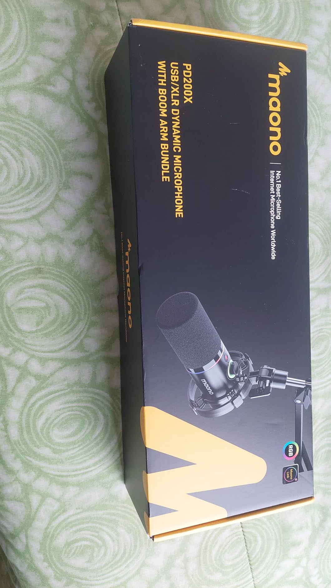 MAONO XLR/USB Dynamic Microphone Kit, RGB Podcast Mic with Software, Mute, Gain Knob, Volume Control, Boom Arm for Streaming, Gaming, Voice-Over, Recording-PD200XS Black customer photo 2