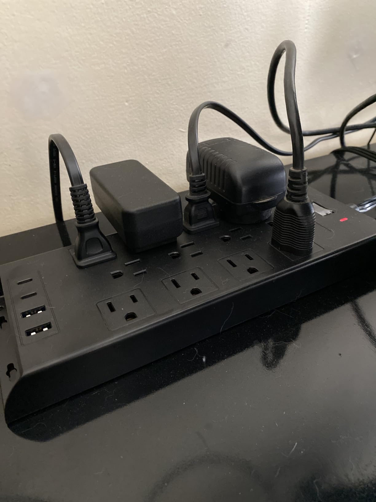 Surge Protector Power Strip 4800J, LeZone 10Ft Long Extension Cord Flat Plug, 12 Outlets 2 USB C 2 USB Ports, Wall Mountable, 20W Desk Charging Station, Black customer photo 2