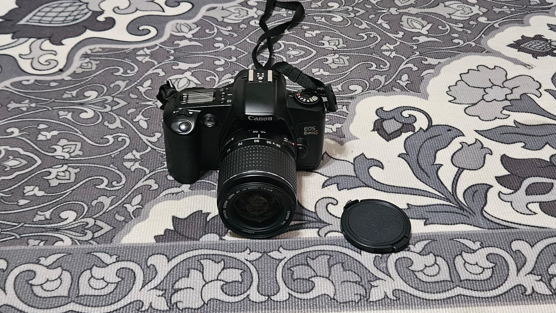Canon EOS Rebel G 35mm SLR Film SLR Camera Kit with Auto Focusing AF Zoom Lens. Uses Canon EF Mount Lenses. (Renewed) customer photo 1