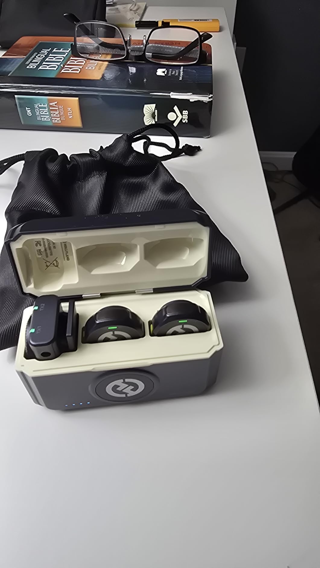 Hollyland Lark M2 Wireless Microphone for iPhone/Camera/Android/PC, 48kHz/24-bit High Fidelity Audio, 300m Range, Noise Cancelling, 40h Use, YouTube, Vlog, Streaming (2TX + 3RX + Charging Case) customer photo 1