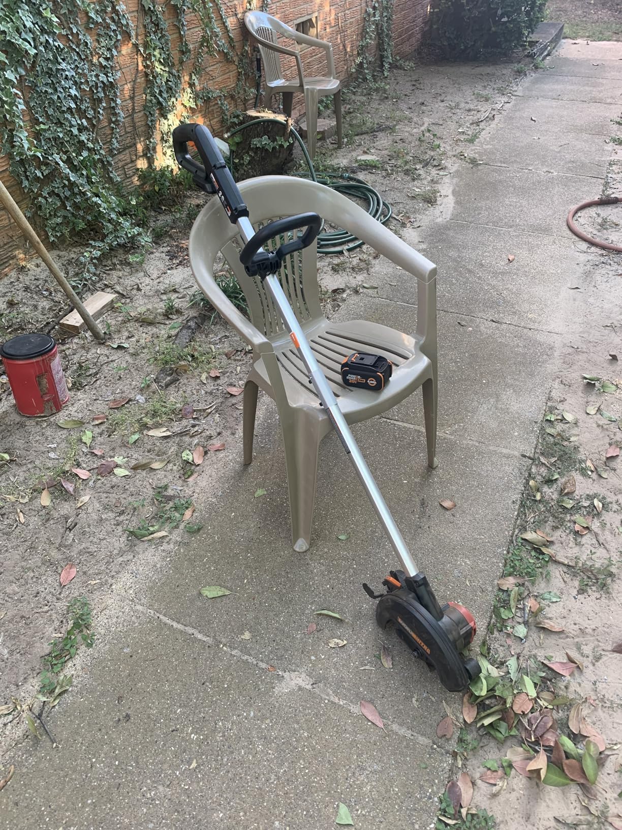 WORX Cordless Lawn Edger, 7'' Grass Edger with 3 Depth Settings, 20V Trencher with Dual Wheels & Brushless Motor, 4.0 Ah Battery & Charger Included, WG898 customer photo 1