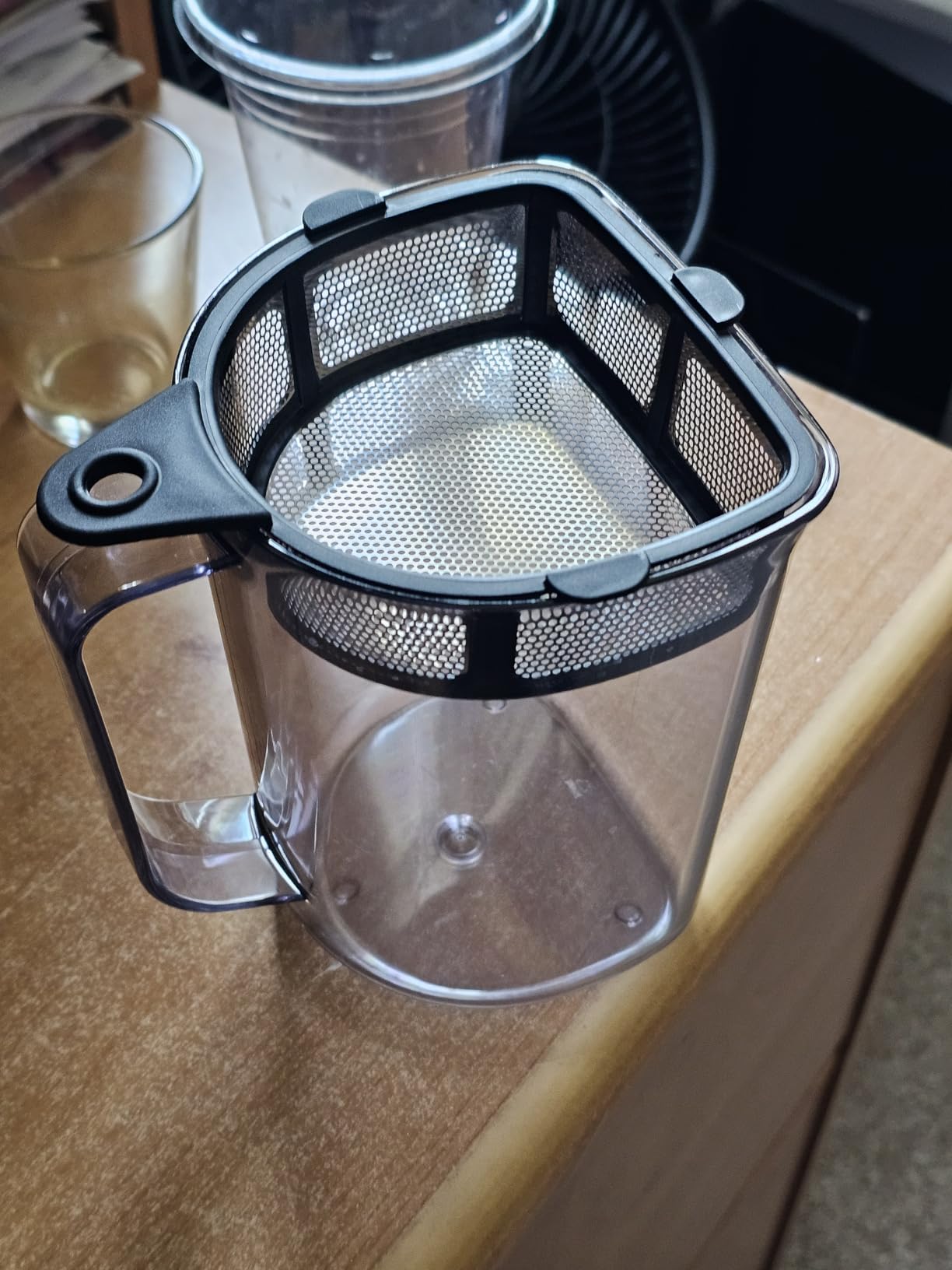 Hurom H320 Cold Press Juicer Machine, Easy to Clean Masticating Slow Juicer, Coarse Strainers, Self-Feeding, Hands Free, Family Size, Quiet Motor, Easy Assembly (Black) customer photo 1