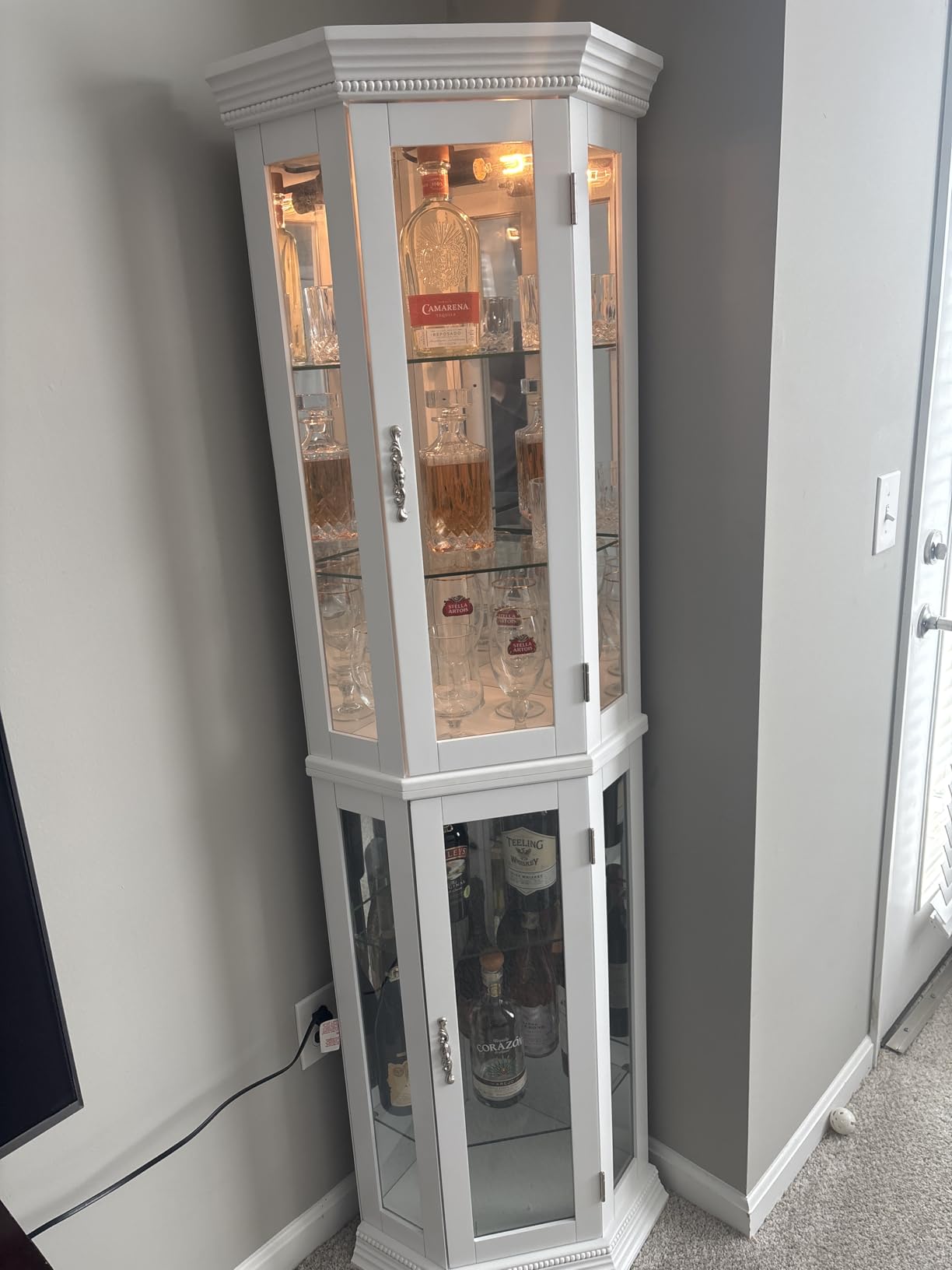 BELLEZE Lighted 3-Side Glass Display Curio Cabinet w/Tempered Glass Doors & Shelves, Accent Wooden Corner Cabinet with Bulb, Corner Storage Decoration Rack for Living Room & Bed-Room Corona (White) customer photo 2