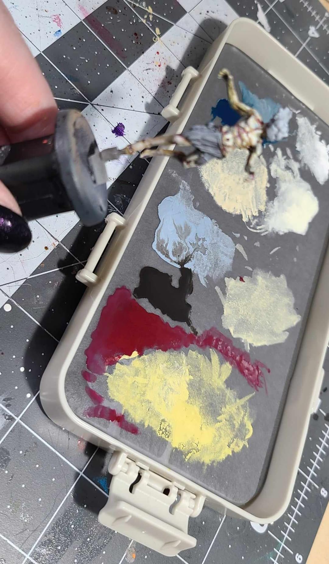 Portable All-in-One Modular Painting Station with Paint Brush Cleaner and Holders, Wet Paint Palette Tray with Lid for Miniature Painting and Acrylic Paints (Ultra Set) customer photo 1