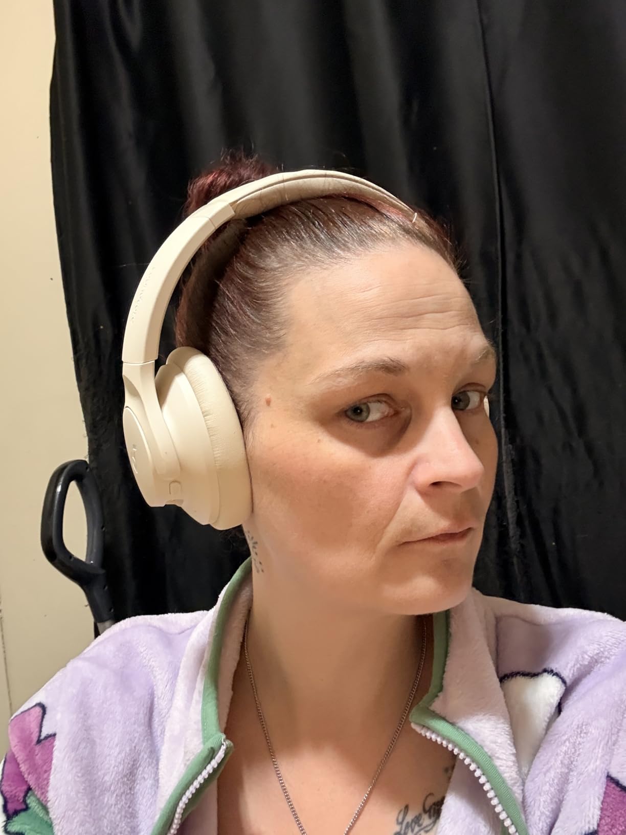 Soundcore by Anker Q20i Hybrid Active Noise Cancelling Headphones, Wireless Over-Ear Bluetooth, 40H Long ANC Playtime, Hi-Res Audio, Big Bass, Customize via an App, Transparency Mode customer photo 2