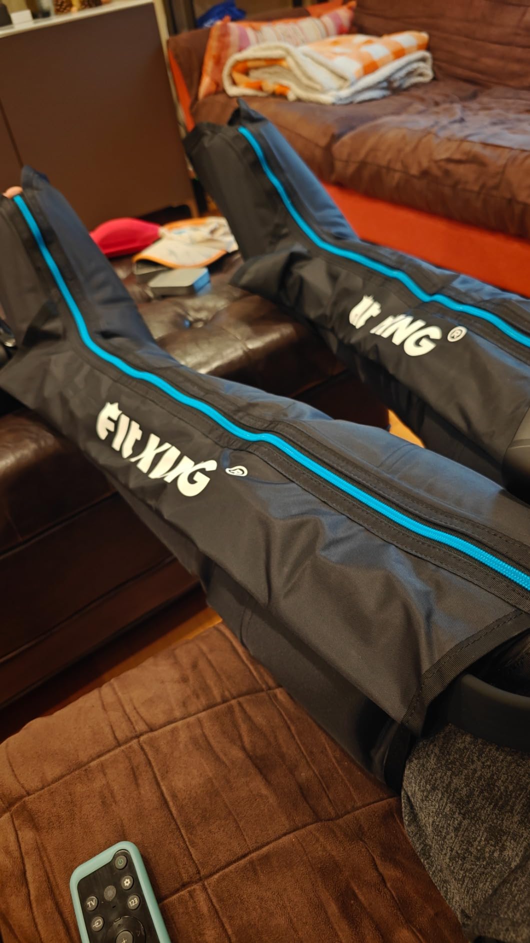 FIT KING Professional Air Compression Leg Recovery Compression System, Rechargeable Portable Recovery Boots Pneumatic Compression Device, Fast Recovery & Improved Circulation for Athletes (Large) customer photo 2