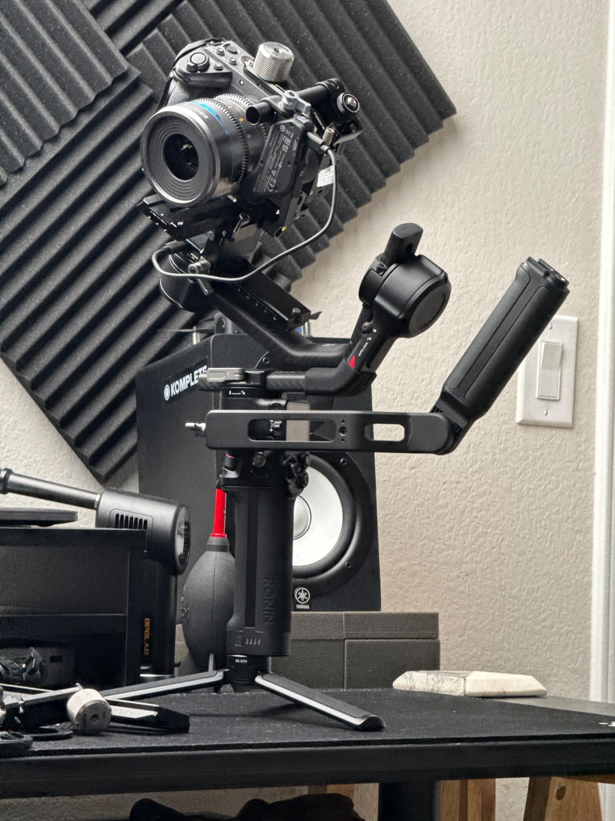 DJI RS 4 Pro Combo, 3-Axis Gimbal Stabilizer for DSLR & Cinema Camera Stabilizer Canon/Sony/Panasonic/Nikon/Fujifilm, Native Vertical Shooting, 4.5kg/10lbs Payload customer photo 1