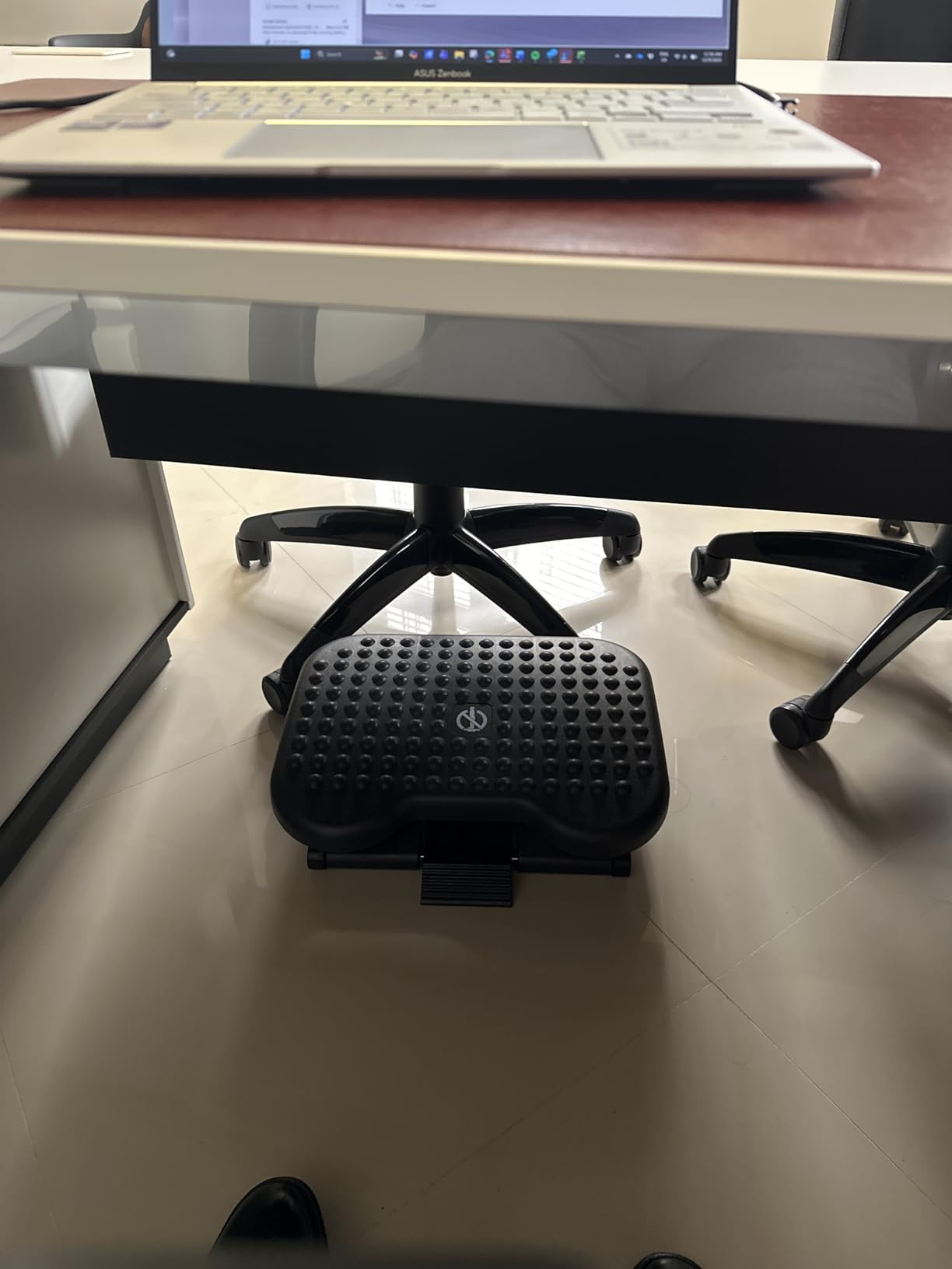 ErGear Under Desk Footrest, Adjustable Foot Rest with 3 Height Settings and 30-Degree Angle, Ergonomic Desk Foot Rest with Massage Texture, Foot and Leg Rest for Home & Office customer photo 2