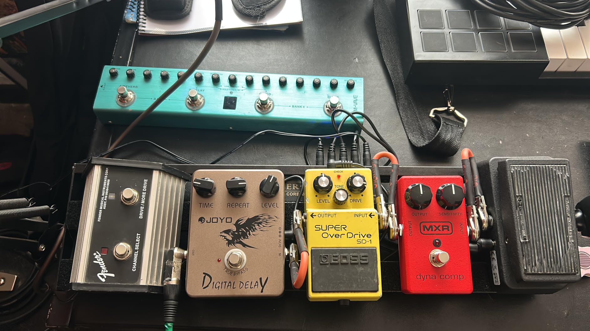 LEKATO Pedalboard, Pedal Board with Built-in Power Supply, 19x12.2x1.8