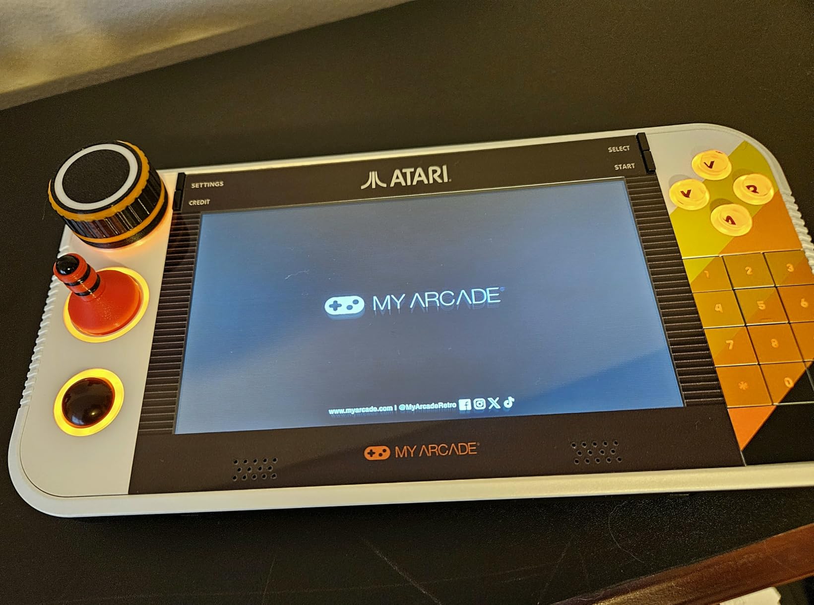 My Arcade Atari Gamestation Go: Rechargeable Battery, Over 200+ Preloaded Retro Video Games Including Pac-Man, Atari: Recharged, 7 inch Display customer photo 1