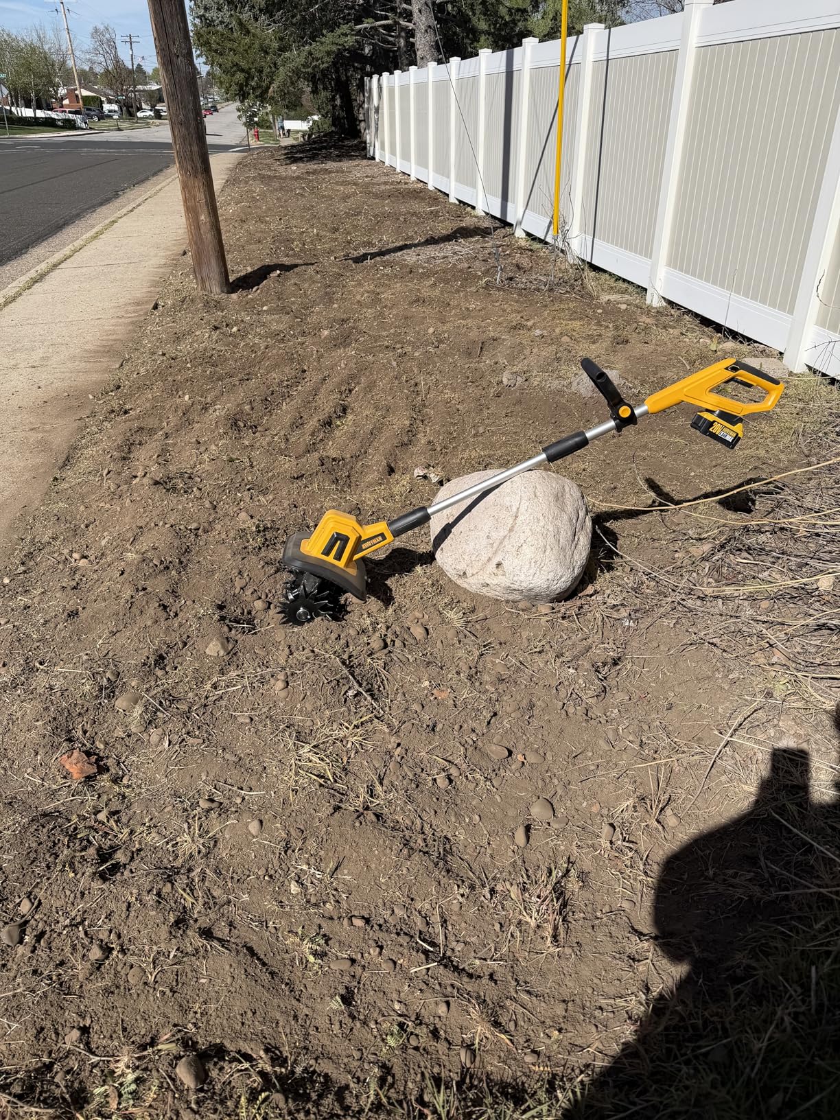 Alloyman 20V Cordless Tiller Cultivator, 360RPM Electric Garden Tiller, with 2 * 4.0Ah Batteries & Charger, 9In Tilling Width and 6.6In Depth Garden Rototiller for Lawn/Gardening/Soil Cultivation customer photo 1