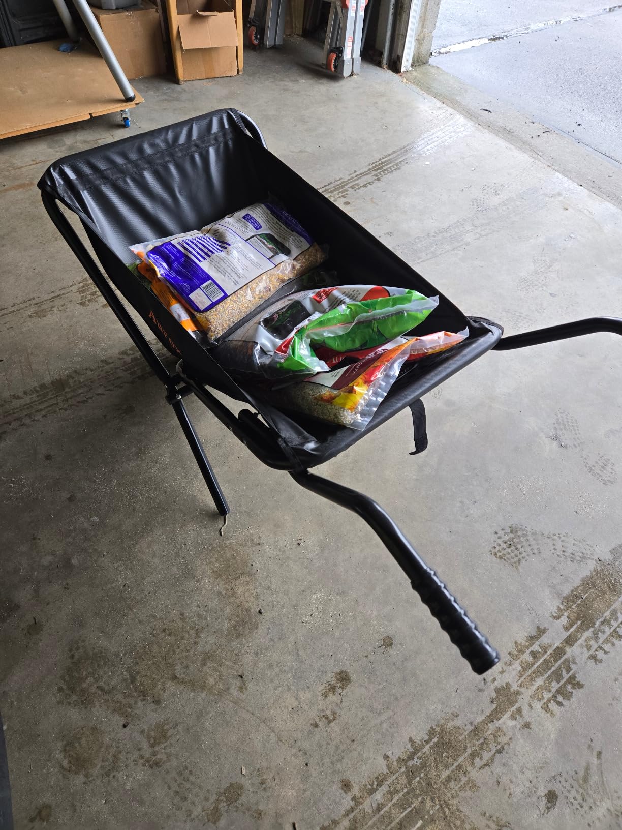 Collapsible Wheelbarrow, Folding Utility Garden Cart Easy Loading and Dumping Yard Cart Thickened Oxford Cloth Lawn Cart for Nutrient Soil, Grass, Leaf, Garden Supplies customer photo 2