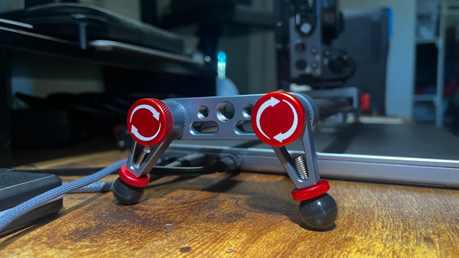 NEEWER 16in/40cm Carbon Fiber Camera Slider with 360° Ball Head/Phone Clamp/Action Camera Mount, Dolly Rail Track with 4 Bearings & Adjustable Legs, Compatible with GoPro Insta360 iPhone Android, CS1M customer photo 1