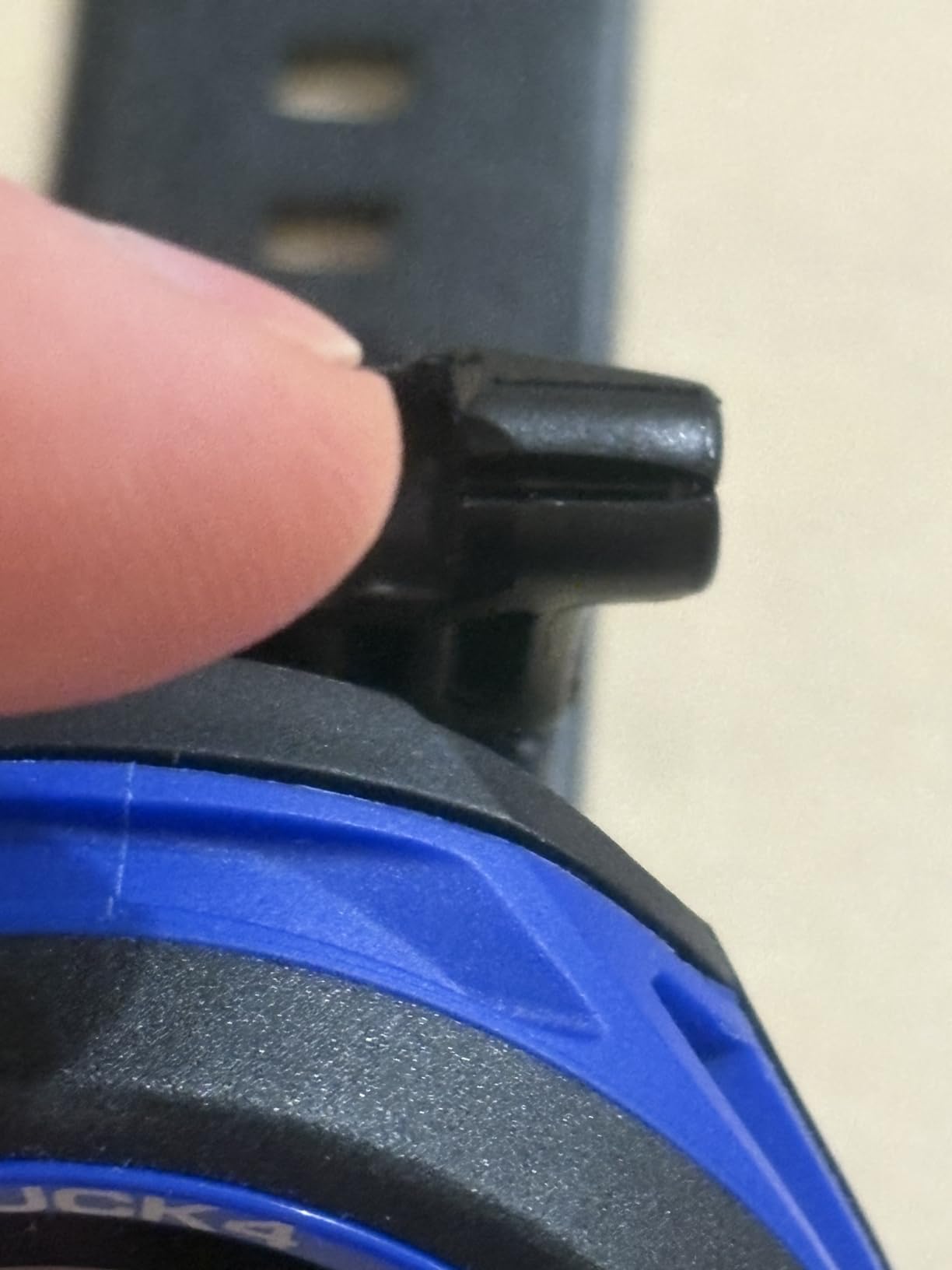 Mares Puck 4 Wrist Dive Computer | Entry-Level Watch-Style One Button Control Underwater Scuba Diving Computer, Black/Aqua customer photo 2