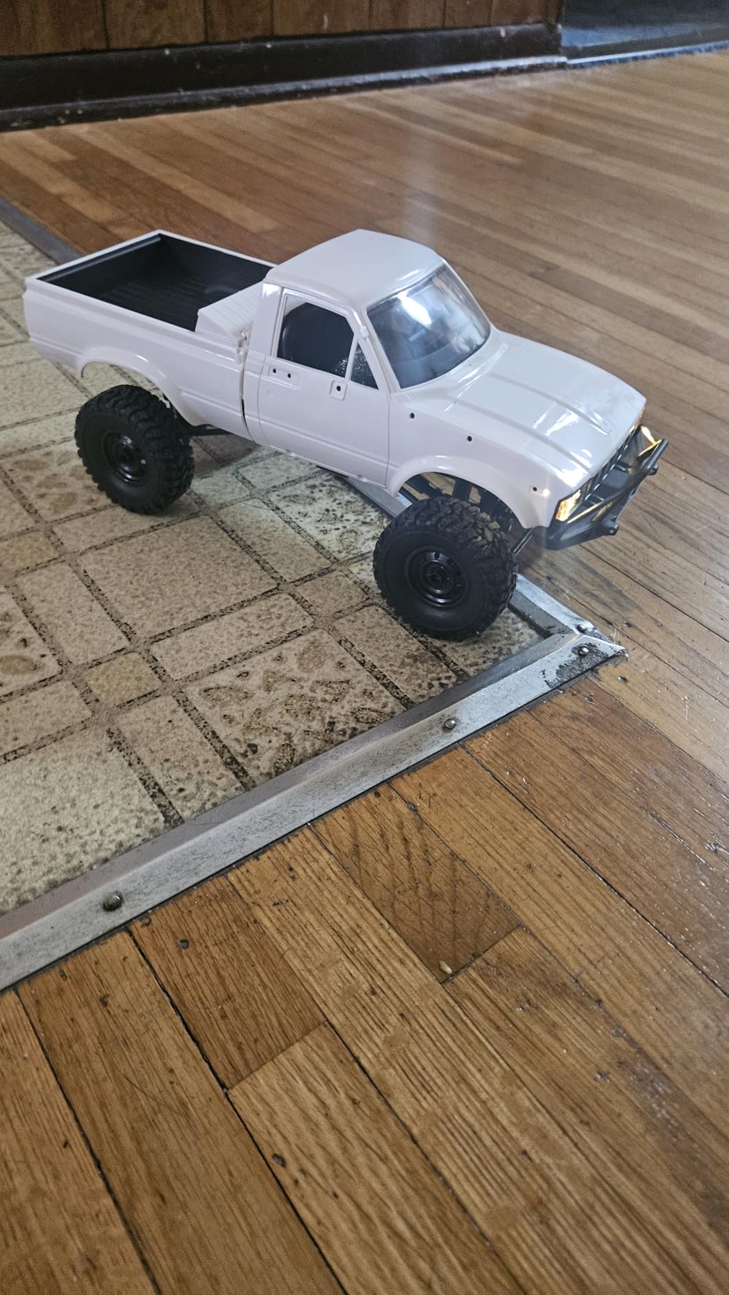 WPL C24-1 RC Rock Crawler RC Truck 4x4 1/16 Scale RC Crawler Off Road Remote Control Pickup 2.4G All Terrain RTR with Proportional Throttle Steering Led Light Adult customer photo 1