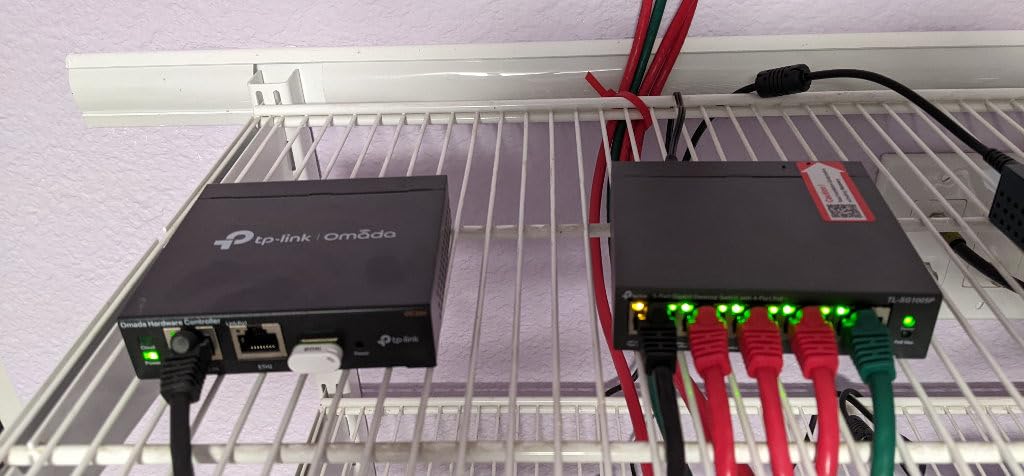 TP-Link LS108GP | 8 Port PoE Gigabit Ethernet Switch | 8 PoE+ Port @ 62W | Plug & Play | Extend Mode | PoE Auto Recovery | Desktop/Wall Mount | Silent Operation customer photo 2
