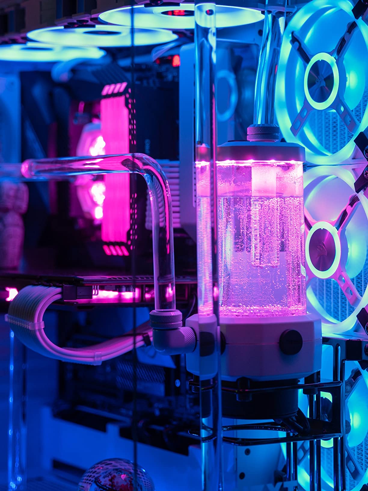 CORSAIR Hydro X Series iCUE Link XH405i Custom Cooling Kit - Hardline Water Cooling Loop - XC7 Elite CPU Water Block - XD5 Elite D5 Pump Res - XR5 360mm Radiator - 3X QX120 RGB Fans - White customer photo 2
