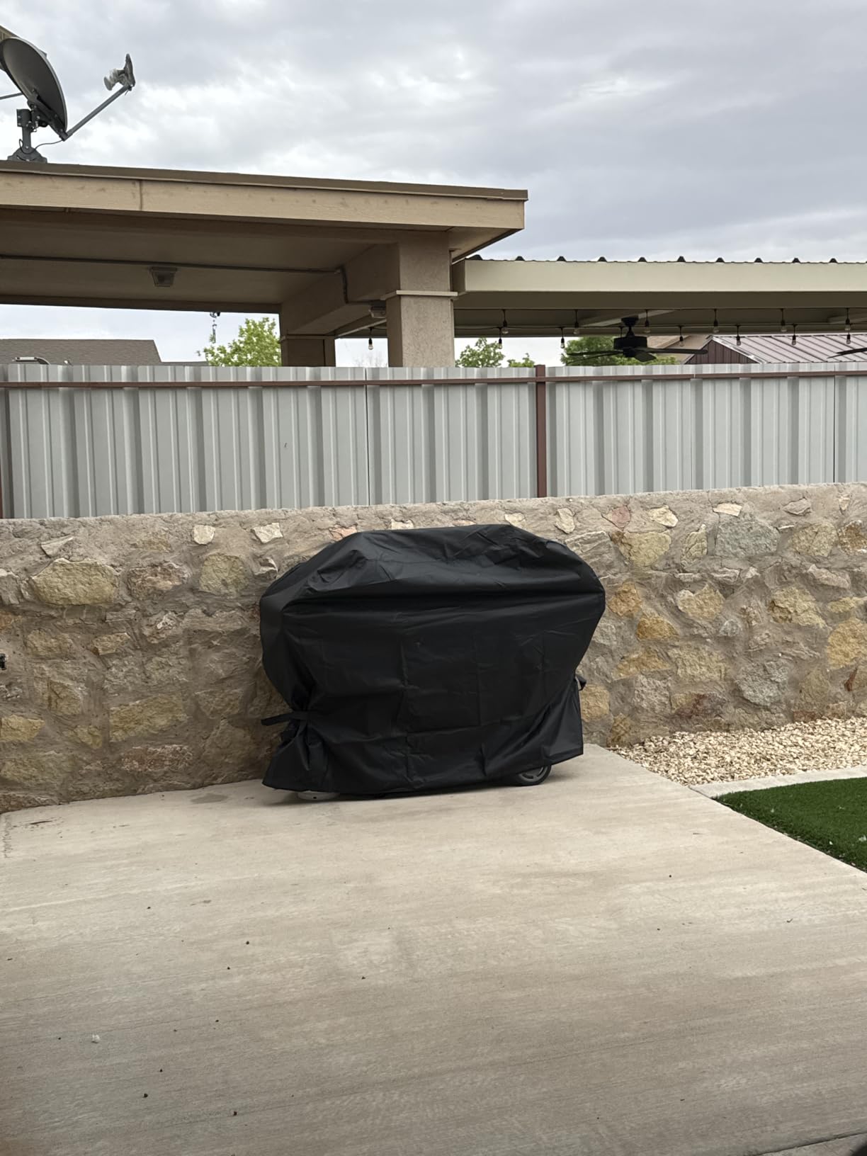 Grill Cover, 65 inch Heavy Duty BBQ Gas Grill Cover for Outdoor Grill, Waterproof, Weather Resistant, Anti-UV, Rip-Proof, Fade Resistant Barbecue Cover with Hook-and-Loop Straps customer photo 2