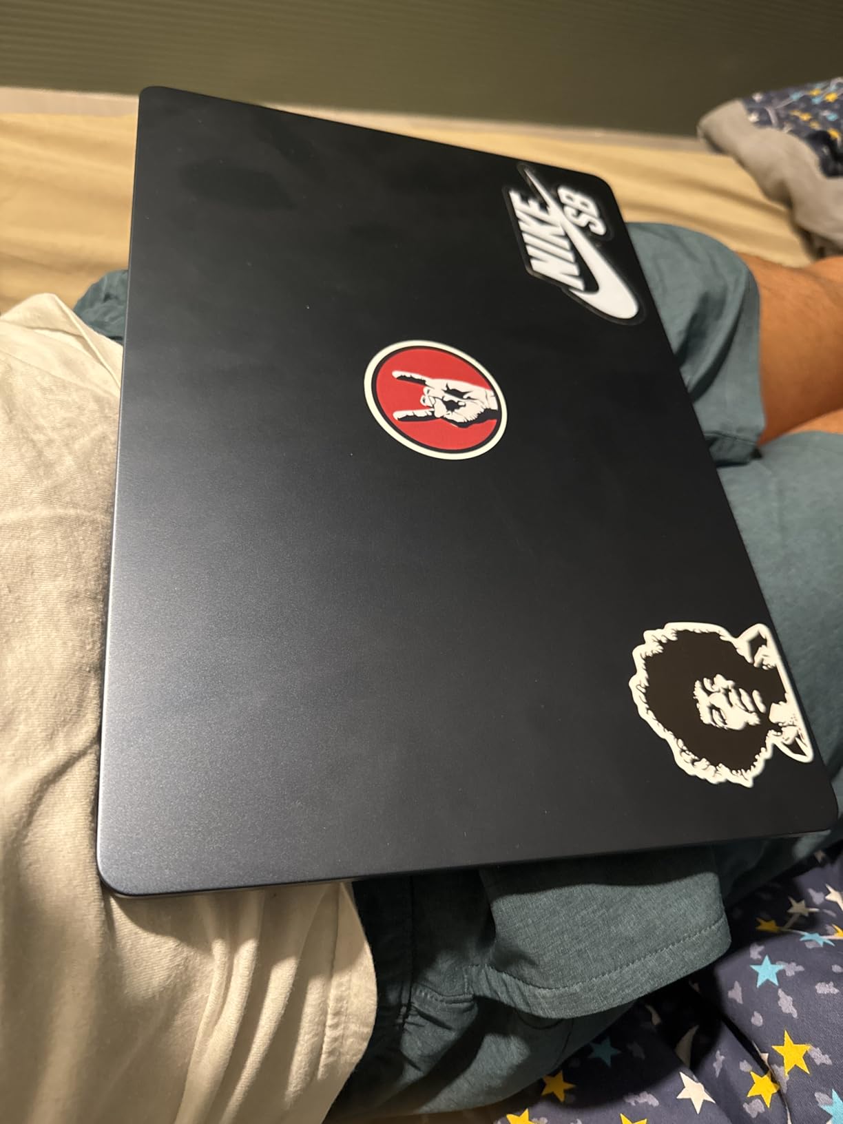 Apple 2024 MacBook Air 15-inch Laptop with M3 chip: Built for Apple Intelligence, 15.3-inch Liquid Retina Display, 16GB Unified Memory, 512GB SSD Storage, Backlit Keyboard, Touch ID; Starlight customer photo 1