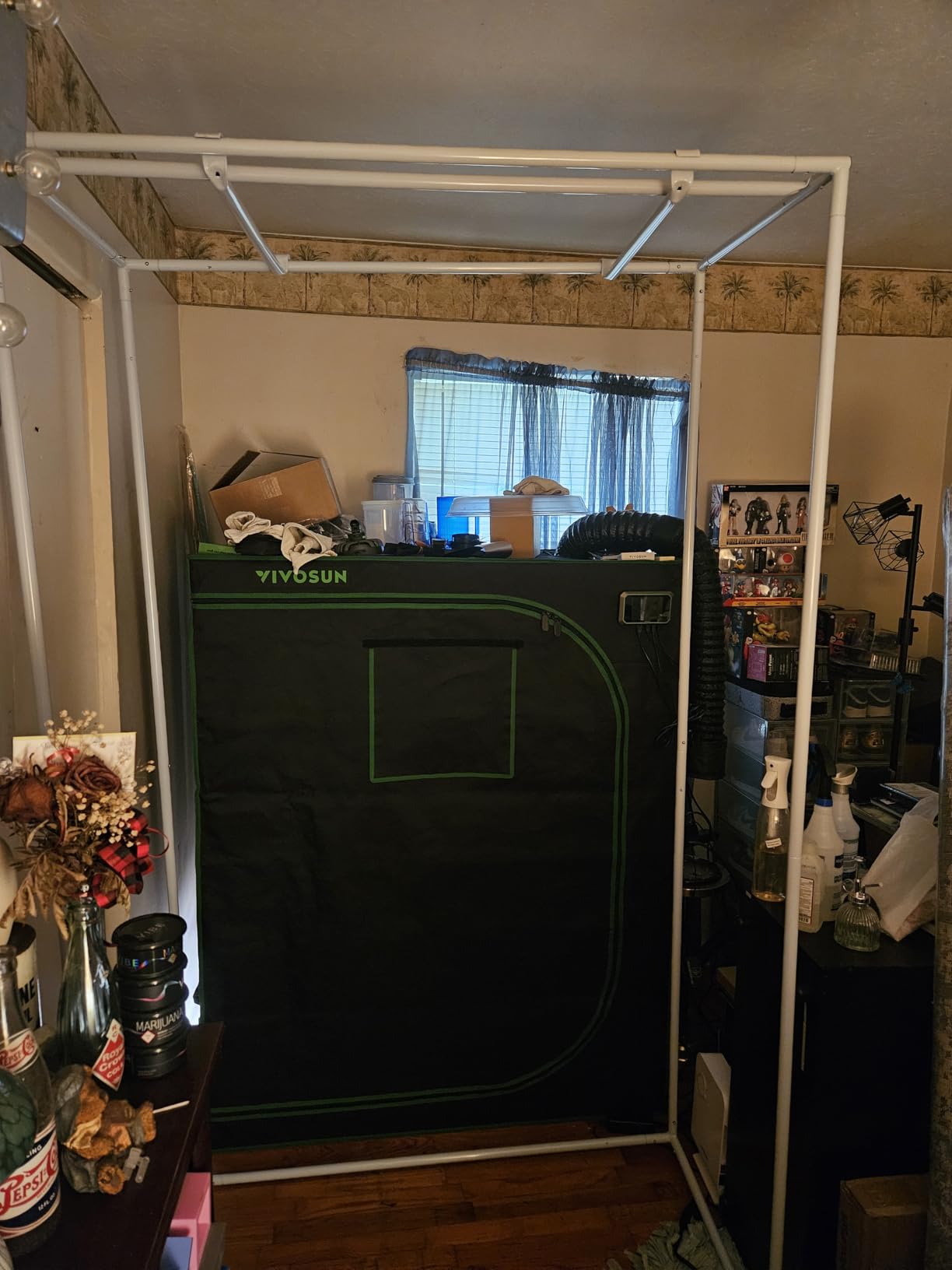 Gorilla Grow Tent 4x4 Fixed Height - 6'11