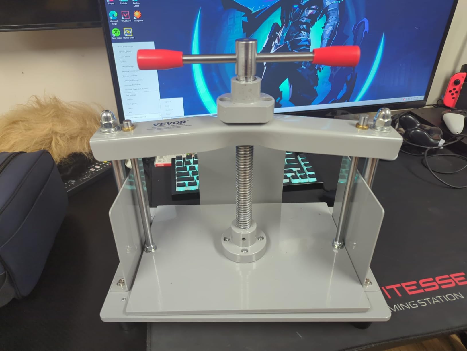 VEVOR Manual Paper Press Machine, 12x8.6 inch for A4 Sized Papers Flatting Machine, 10cm Thickness Steel Frame Manual Flat Paper Press Machine, Papermaking Book Press customer photo 2