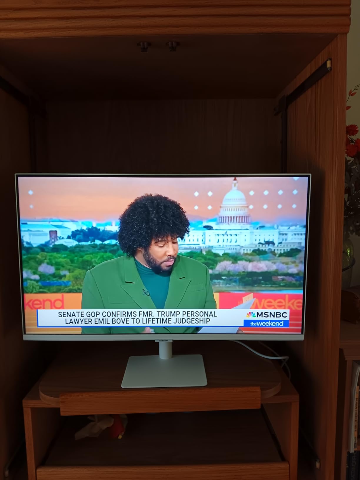 Samsung 27-Inch M5 (M50D) Series FHD Smart Monitor with Streaming TV, Speakers, HDR10, Gaming Hub, Multiple Ports, Workout Tracker, Vision Accessibility Tools, LS27DM500ENXGO, 2024 customer photo 2