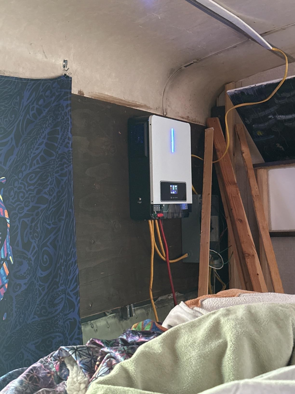 Y&H 3600W Hybrid Solar Inverter DC 24V to AC 110/120V Pure Sine Wave, w/ 120A MPPT Controller, Dual AC Output, Max 4200W PV Input, Lead-Acid/Lithium/Battery-Free Use, for Home Backup, RV, Off-Grid customer photo 2