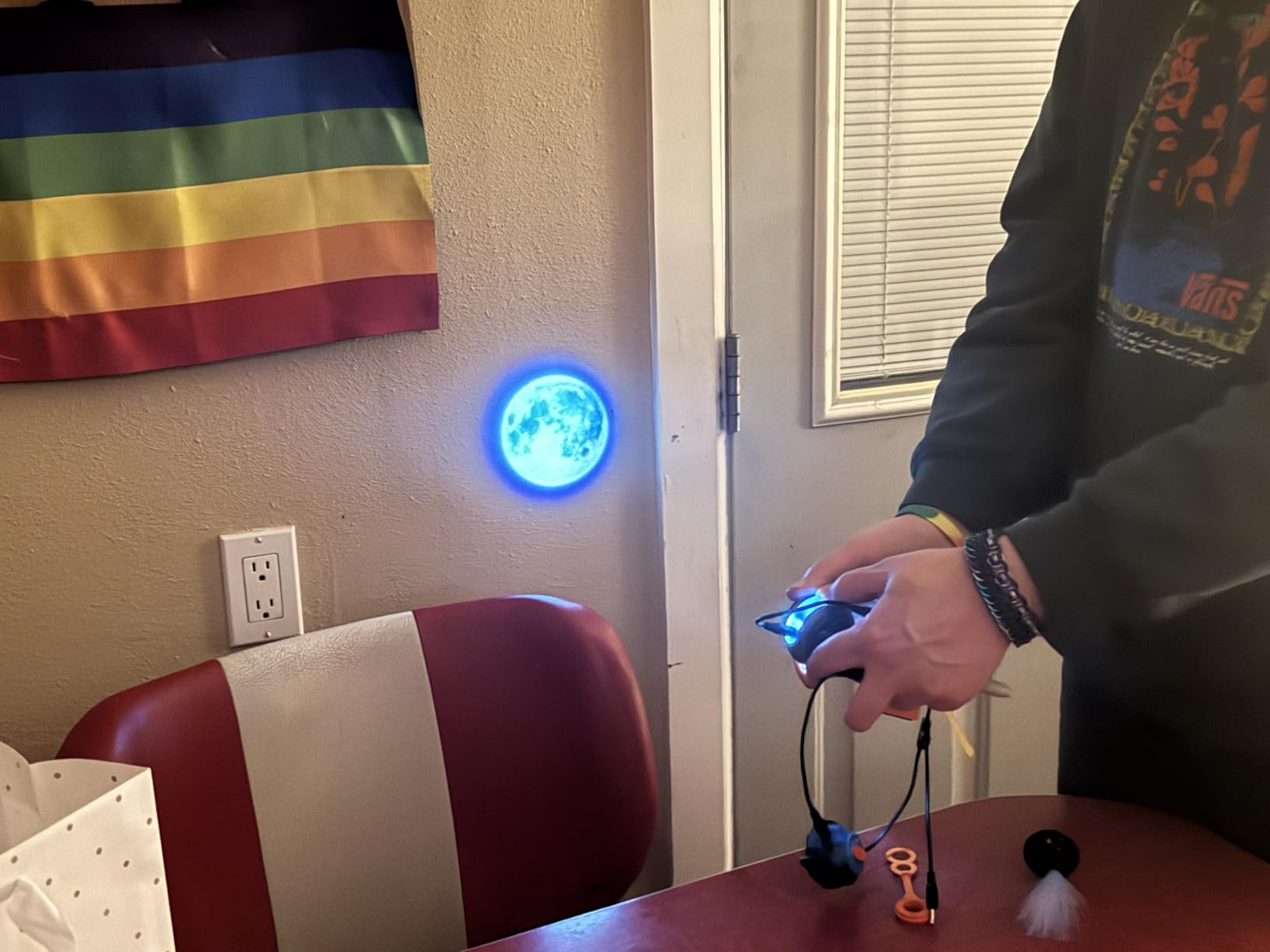 National Geographic Circuit Maker Electronics Science Kit - 60 Hands-On STEM Projects for Kids, Build Real Electrical Circuits customer photo 1