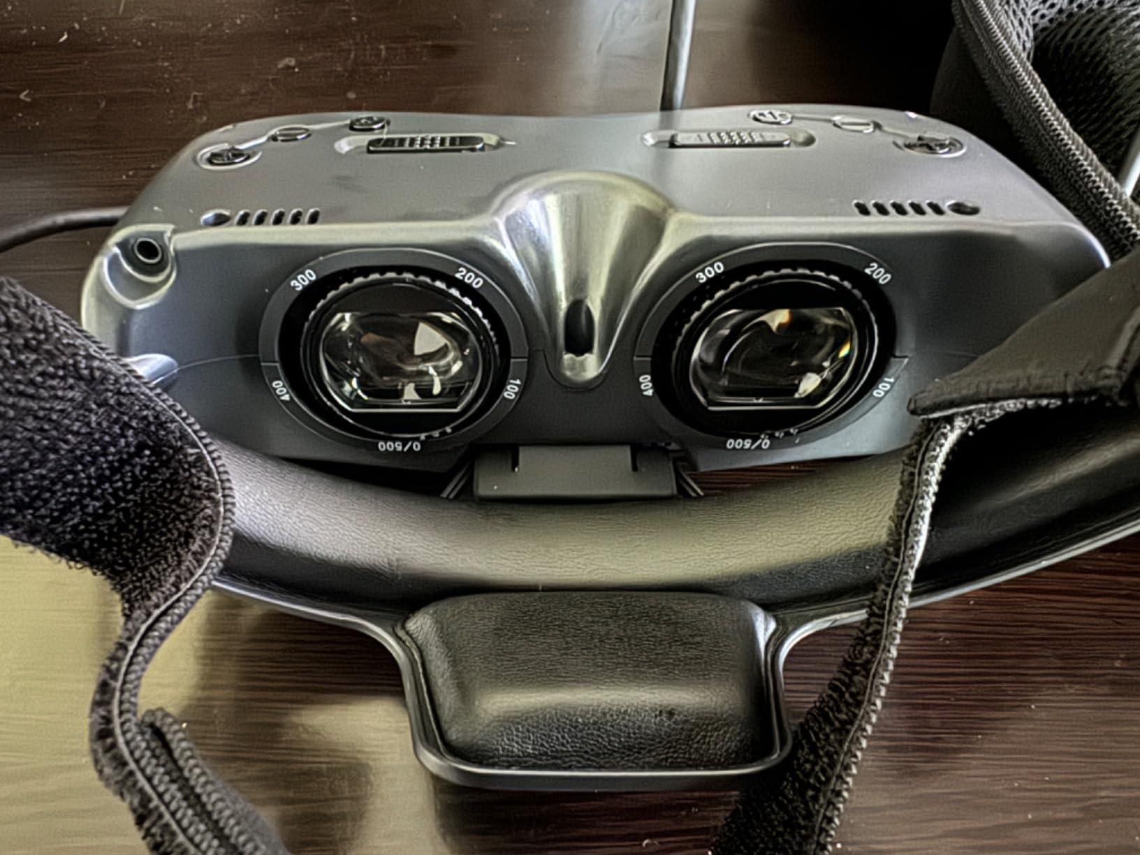 Personal Movies Cinema,USB-C Input,Easy Connect to i-Phone17/16/15 / Pad/Android Phone, Plug and Play,no Need APP.Video Glasses,Goggles,Headset,Head-Mounted Display (Bigeyes H1 USB-C) customer photo 2