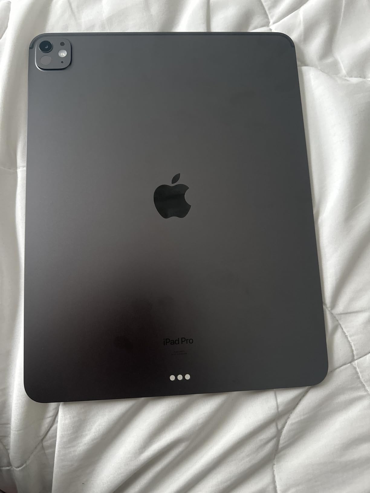 Apple iPad Pro 13-Inch (M4): Built for Apple Intelligence, Ultra Retina XDR Display, 512GB, 12MP Front/Back Camera, LiDAR Scanner, Wi-Fi 6E, Face ID, All-Day Battery Life - Space Black customer photo 2