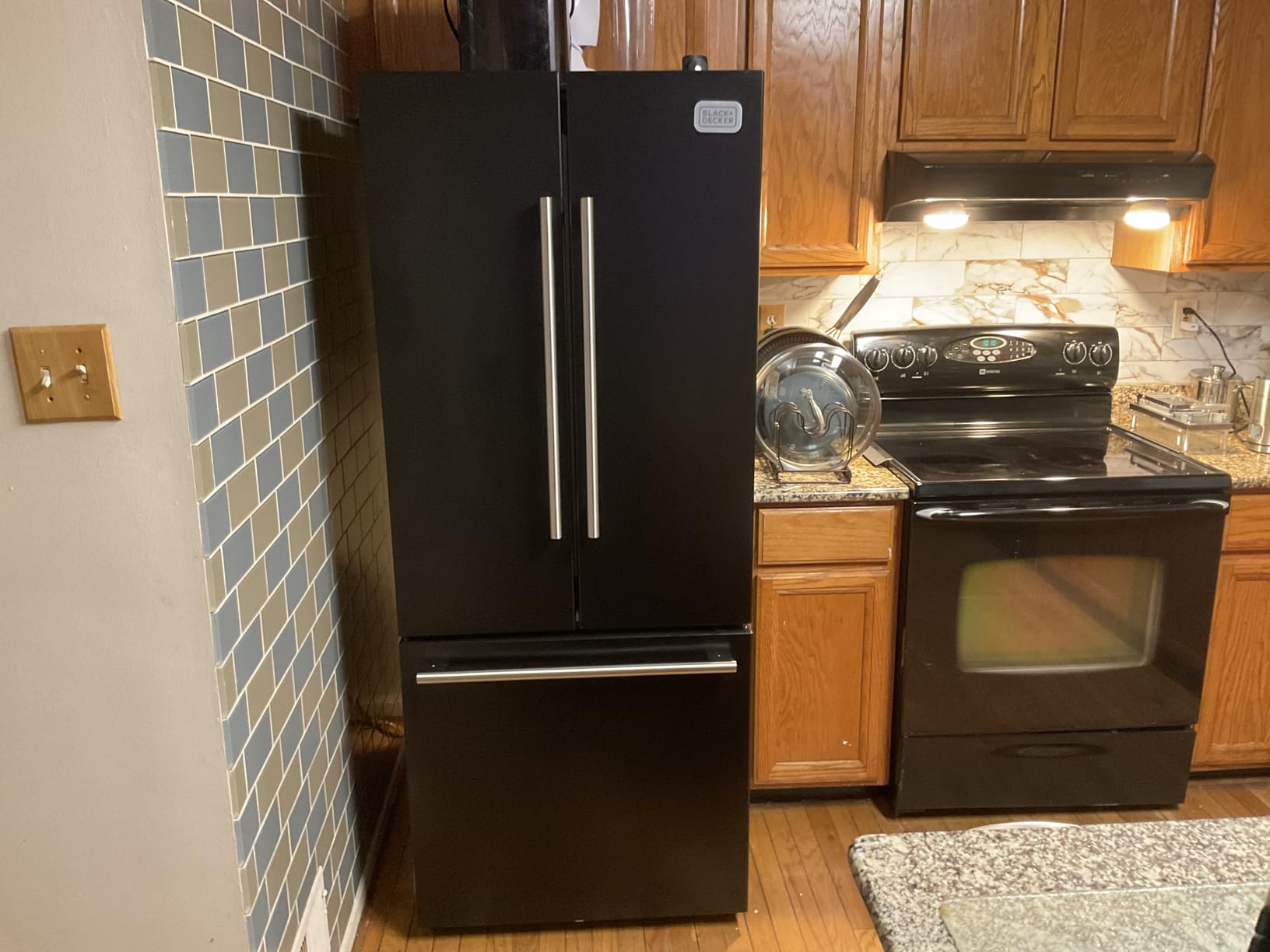 BLACK+DECKER 18 Cu. Ft. French Door Refrigerator with Built-in Ice Maker, Full Size Refrigerator with Bottom Mount Freezer Drawer, Frost Free, ENERGY STAR certified, BRF1800GIMS, Stainless Look customer photo 1