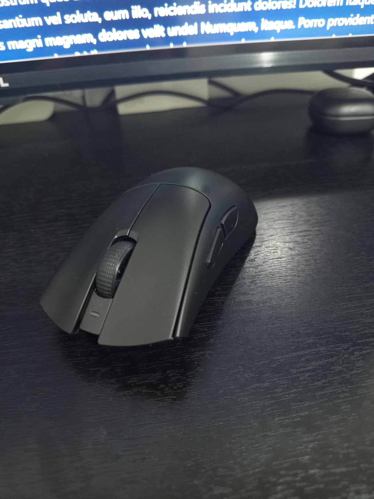 Razer DeathAdder V3 HyperSpeed Wireless Gaming Mouse: 55g Lightweight - USB C Charging - Up to 100 Hr Battery - Advanced 26K Optical Sensor - Gen-3 Optical Switches - 8 Programmable Controls - Black customer photo 1