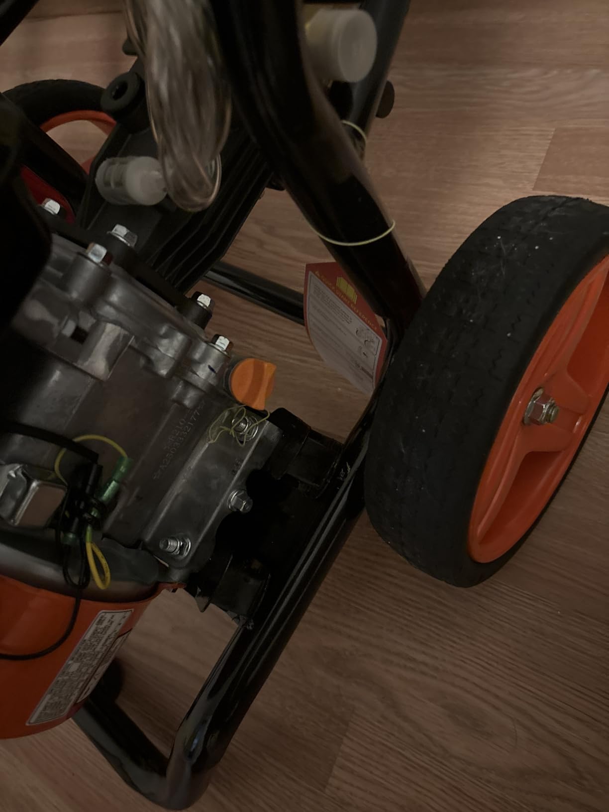 VEVOR Gas Pressure Washer, 3600 PSI 2.6 GPM, Gas Powered Pressure Washer with Copper Pump, Spray Gun and Extension Wand, 5 Quick Connect Nozzles, for Cleaning Cars, Homes, Driveways, Patios customer photo 1