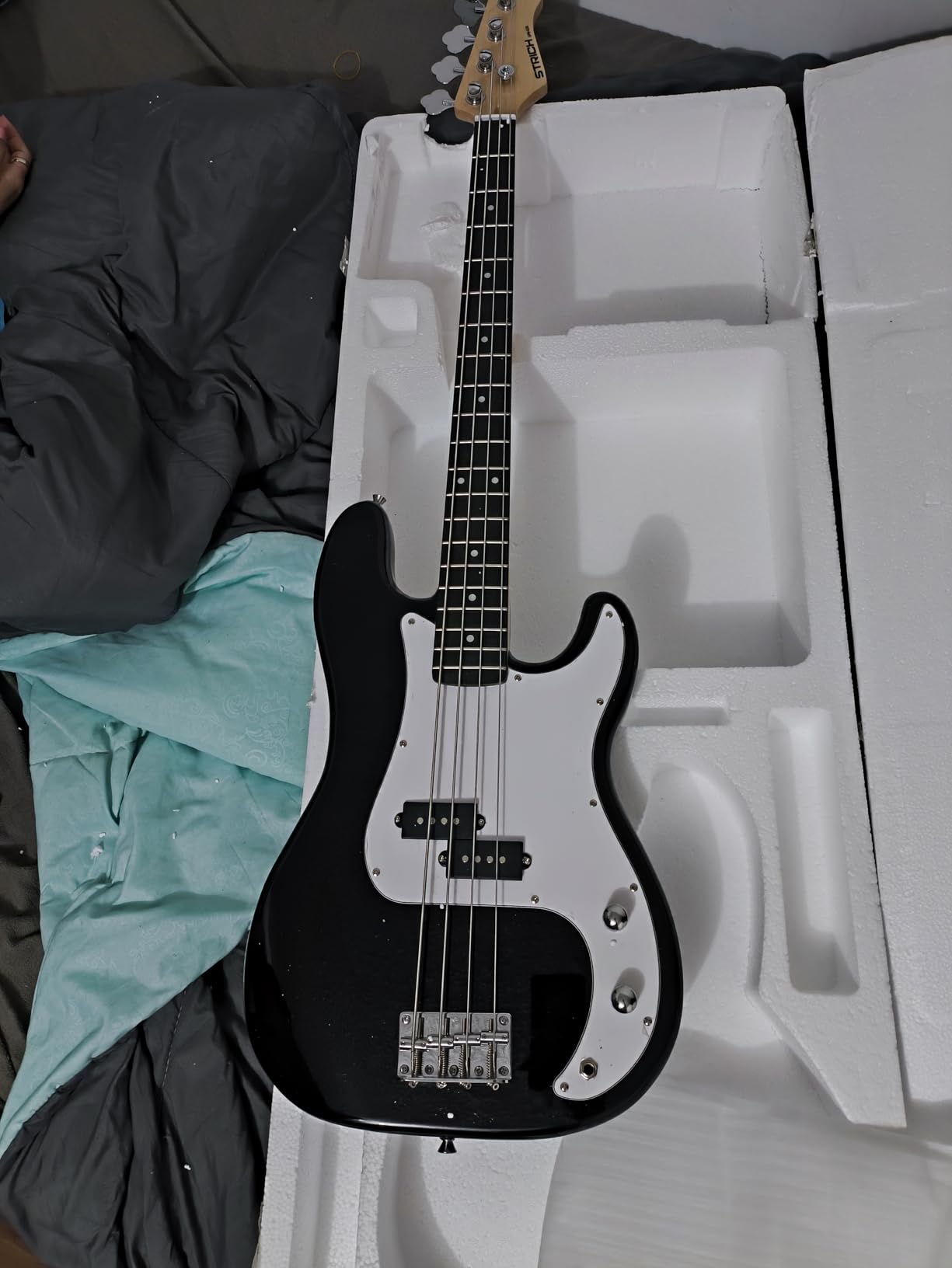 STRICH Electric Bass Guitar 4 Strings Full-Size Beginner Kit, Standard Bass for Starter with 2 x 5w Amp, Bag, Tuner, Strap, Cable customer photo 2