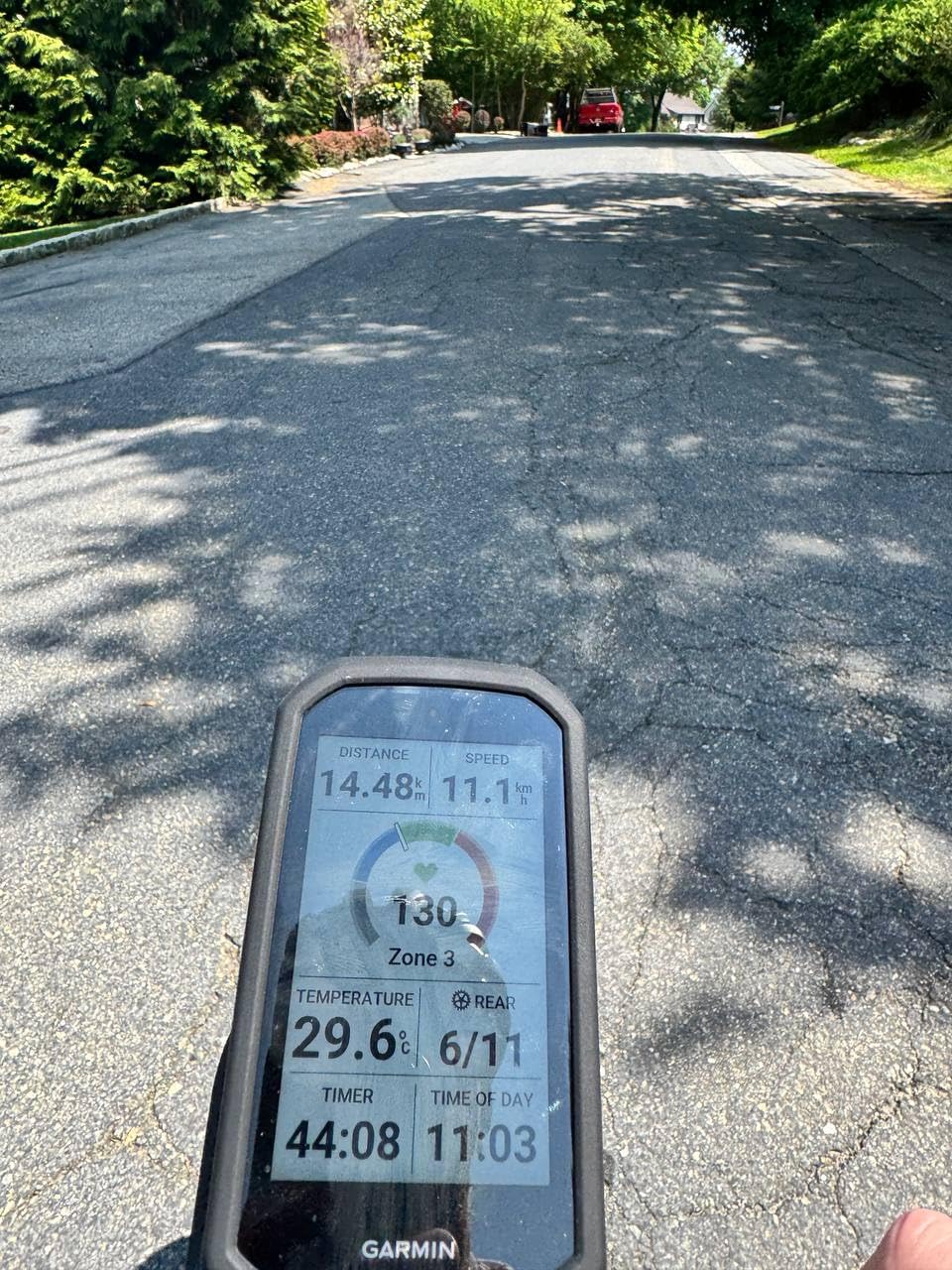 Garmin Edge 1050, Premium Cycling Computer, Vivid Color Touchscreen Display, Built-in Speaker, Advanced Training and Group Ride Features, Road Hazard Alerts customer photo 1