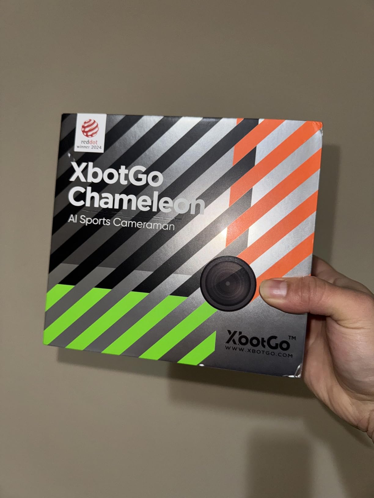 XbotGo Chameleon AI Auto Sports Action Camera - 4K 60FPS Soccer Camera and Basketball Tracking Camera for Team Sports, Live Streaming, No Subscription, Works with iOS & Android (Lava Graphite) customer photo 1