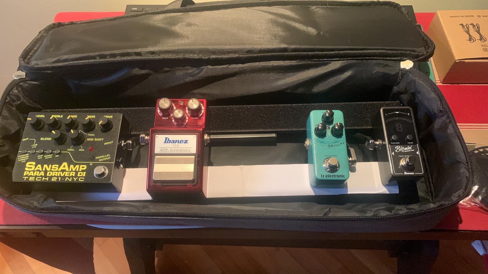 Ghost Fire Small Guitar Pedal Board with Built-in Isolated Power Supply 19.3''x5.1'' Portable Aluminum Alloy Effect Pedalboard with Carry Bag, PP Series (PP1) customer photo 2