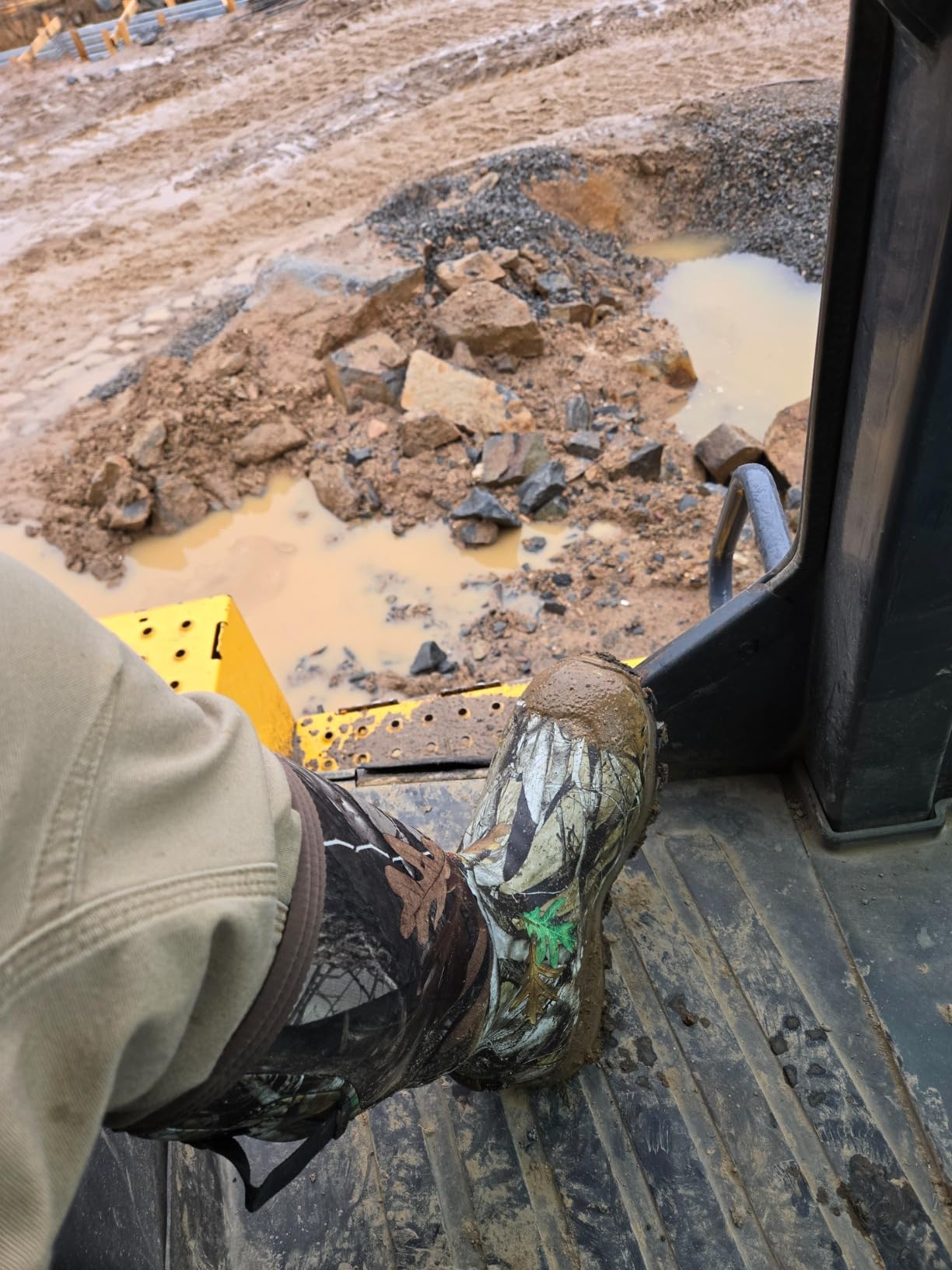 Rubber Hunting Boots for Men with 800g Insulation, Waterproof Insulated 6mm Neoprene Shoes for Outdoor Hunting (Next Camo, Size 6-14) customer photo 1