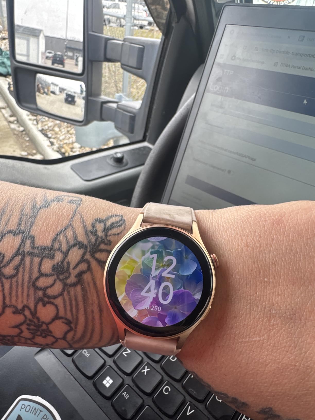 Smart Watch for Women, Answer/Make Call, 1.32'' AMOLED Ultra-Clear Screen Fitness Tracker with Heart Rate/Sleep/SpO2 Monitor, Smartwatch for iPhone/Samsung/Android, 110+ Sport Modes, 3ATM Waterproof customer photo 1