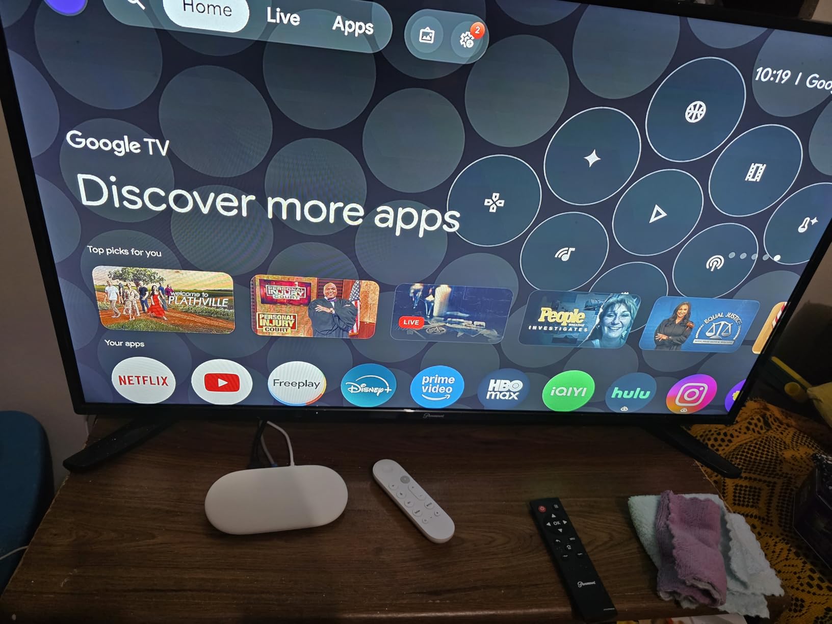 Google TV Streamer 4K - Fast Streaming Entertainment on Your TV with Voice Search Remote - Watch Movies, Shows, Live TV, and Netflix in 4K HDR - Smart Home Control - 32 GB of Storage - Porcelain customer photo 1