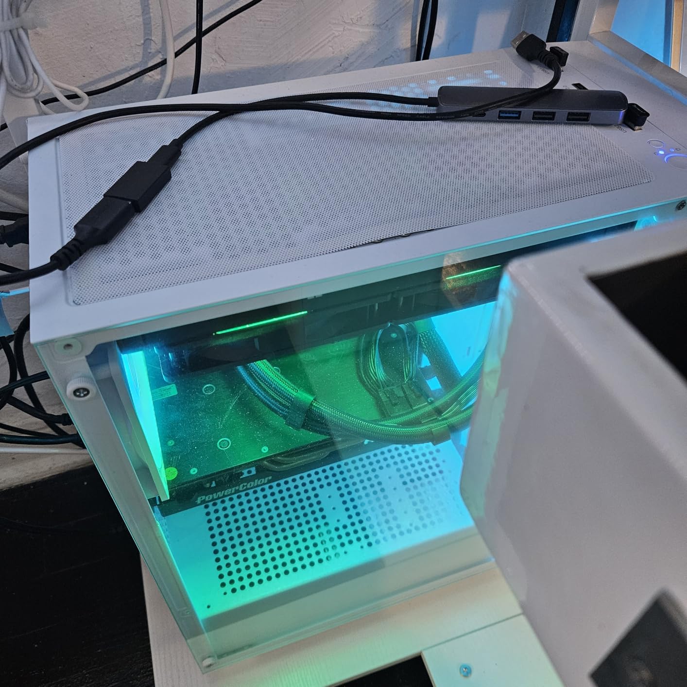 GAMDIAS White ATX Mid Tower Gaming Computer PC Case with Side Tempered Glass, Preinstalled 4X 120mm ARGB Fans, Support Up to 6X 120mm Fans, 360mm AIO/Radiator, 340mm GPU/VGA, 160mm CPU Air Cooler customer photo 2